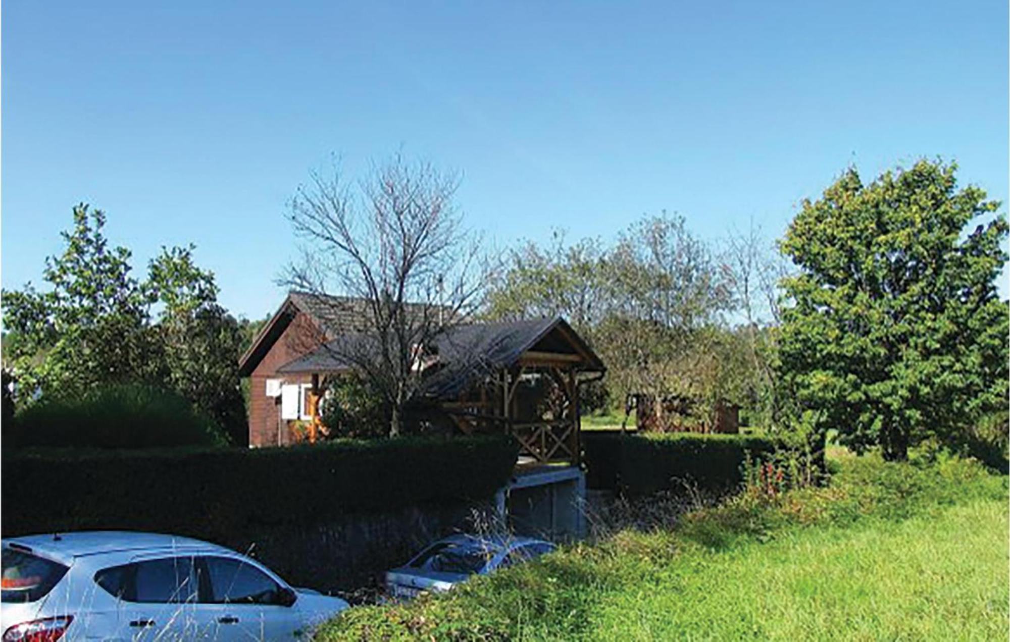 2 Bedroom Cozy Home In Bosiljevo Exterior photo